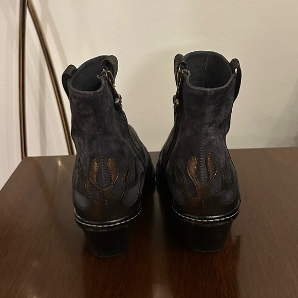 Donald J Pliner Women’s Jody Cowboy Boots Bronze Flames Pointed Toe Size 7 - Picture 7 of 9